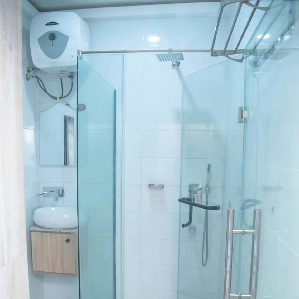 Economy Room, Balcony, City View | Bathroom | Free toiletries, hair dryer, towels, soap