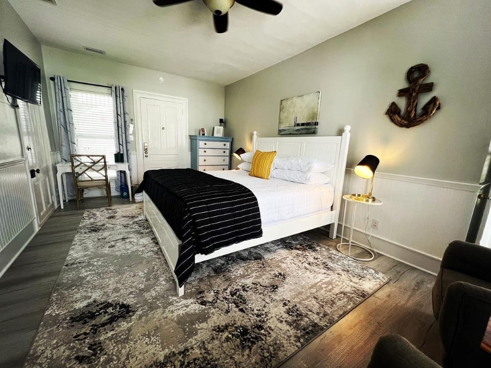 Harbor Room | Premium bedding, individually decorated, individually furnished