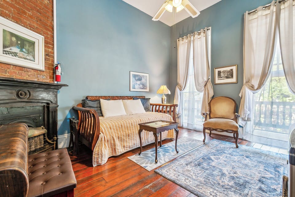 Suite, Multiple Beds | 1 bedroom, individually decorated, iron/ironing board, free WiFi