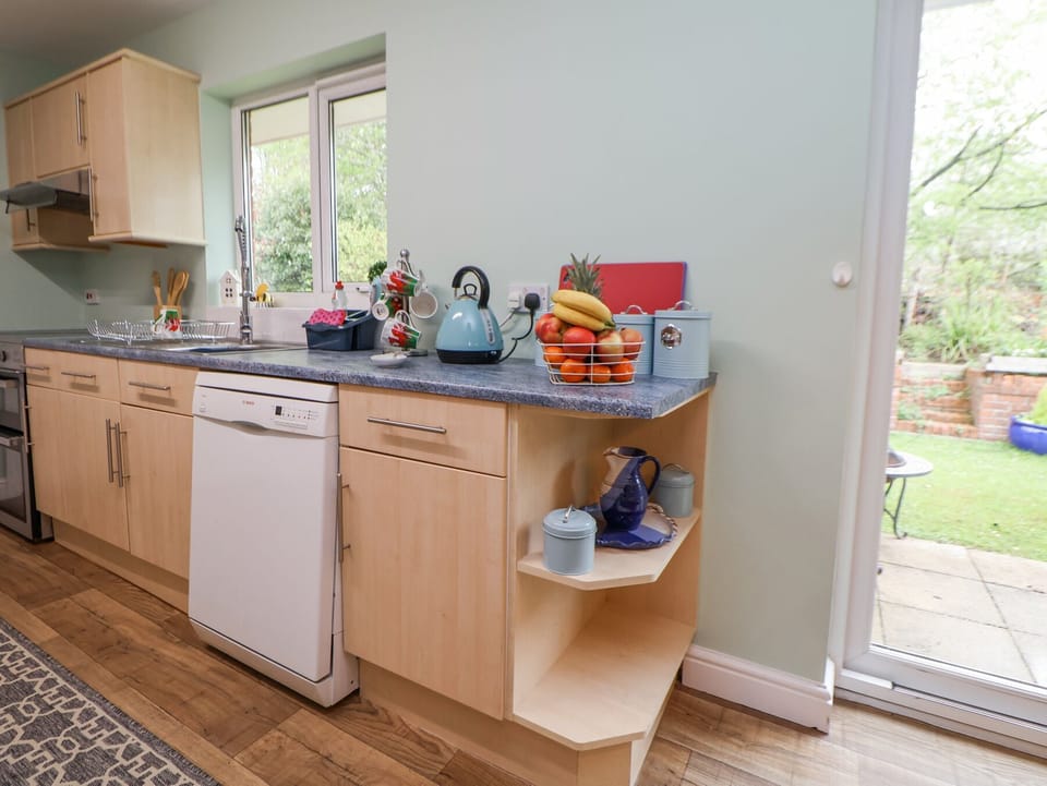 Fridge, microwave, dishwasher, toaster