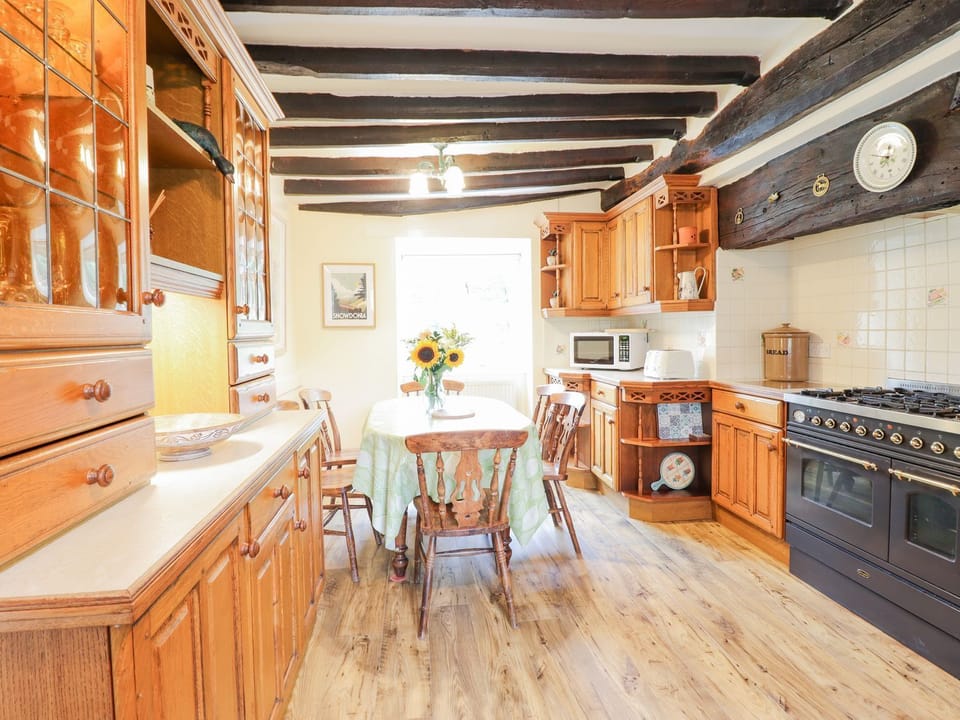 Dishwasher, cookware/dishes/utensils