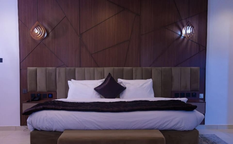 Basic Single Room, Non Smoking | In-room safe, desk, soundproofing, free WiFi