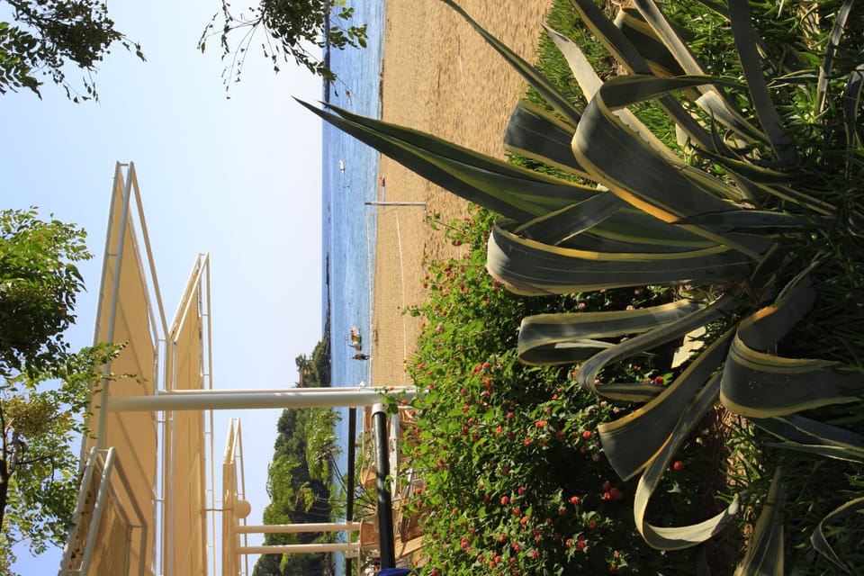 Private beach, sun loungers, beach umbrellas, beach towels