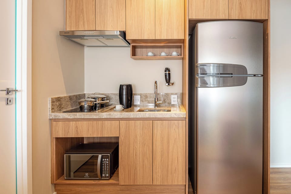 Premium Apartment, 1 Double Bed, City View | Private kitchen | Fridge, microwave, oven, stovetop