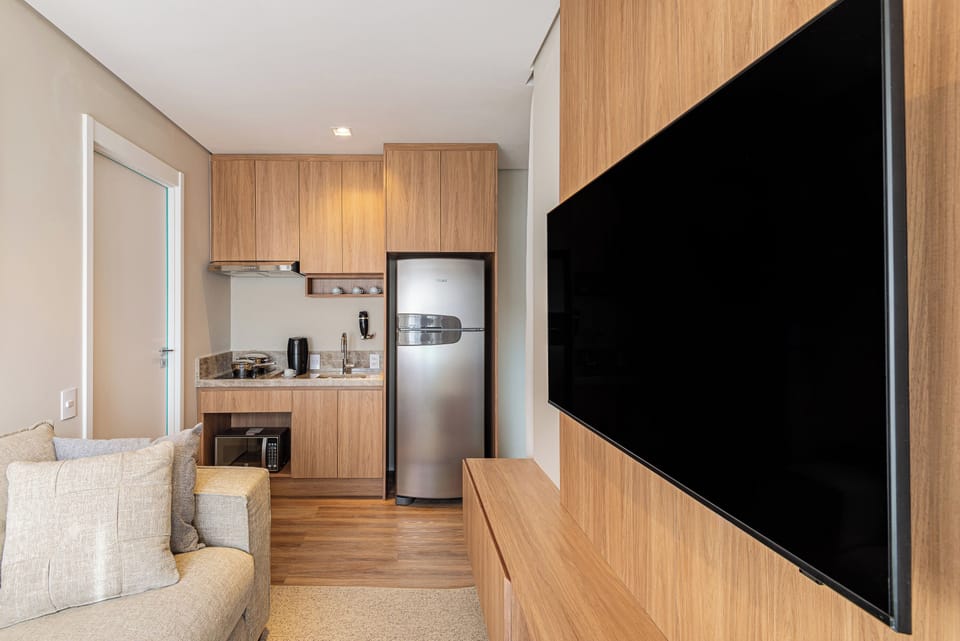 Premium Apartment, 1 Double Bed, City View | Living room | 43-inch Smart TV with satellite channels