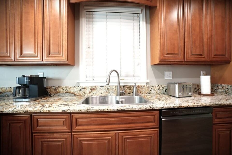 House, Multiple Beds, Pool Access, Pool View (Destination #51) | Private kitchen | Toaster