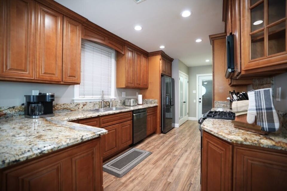 House, Multiple Beds, Pool Access, Pool View (Destination #51) | Private kitchen | Toaster