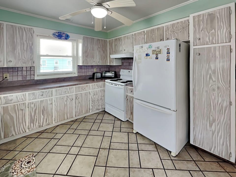 Studio (4 Bedrooms) | Property amenity