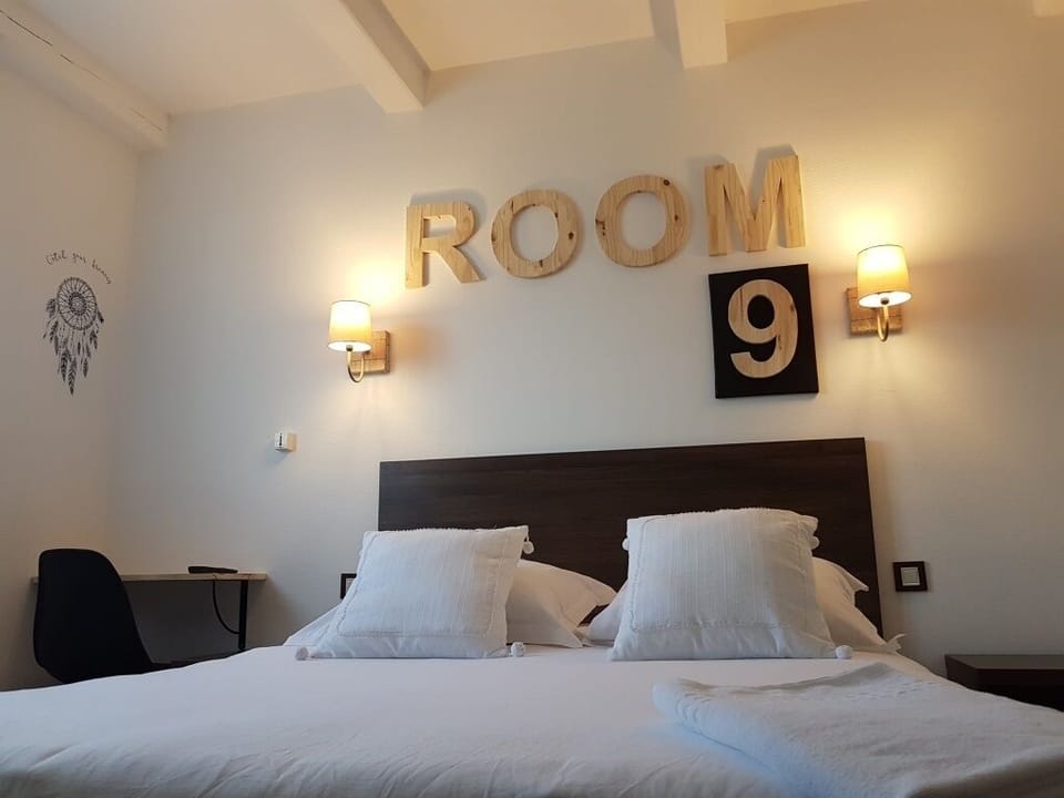 Single Room | Desk, soundproofing, free cribs/infant beds, free WiFi