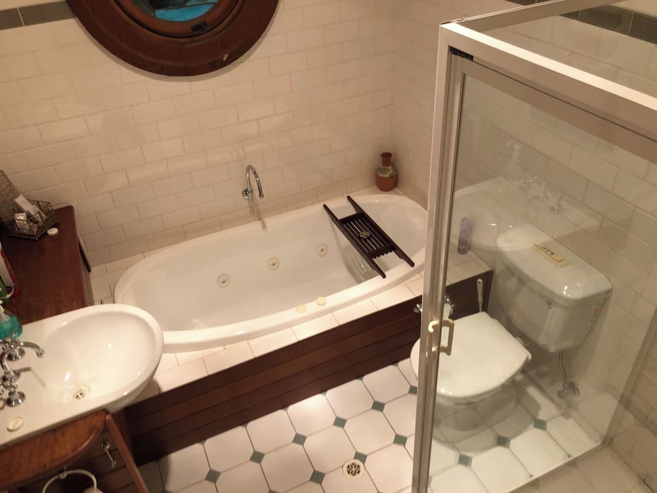 Comfort Double Room | Bathroom | Free toiletries, hair dryer, towels, soap