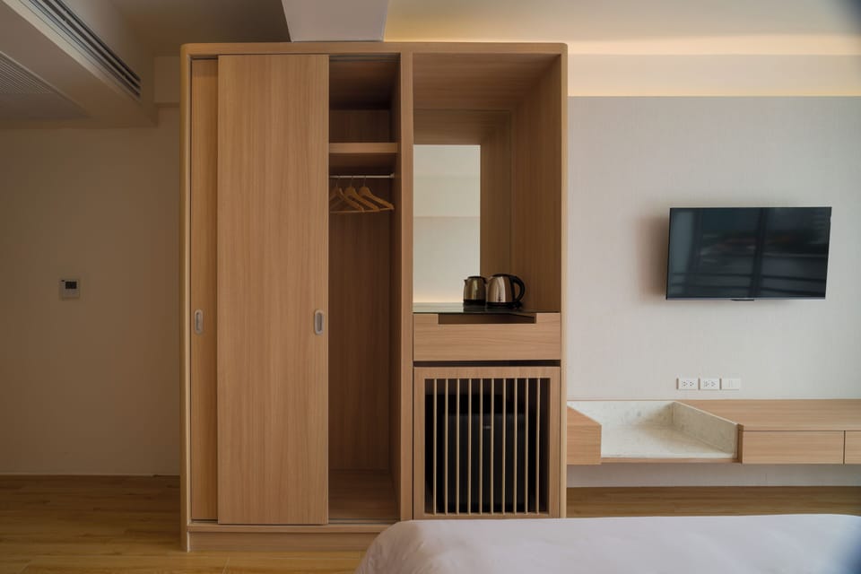 Deluxe Jacuzzi Room with River View | In-room safe, free WiFi