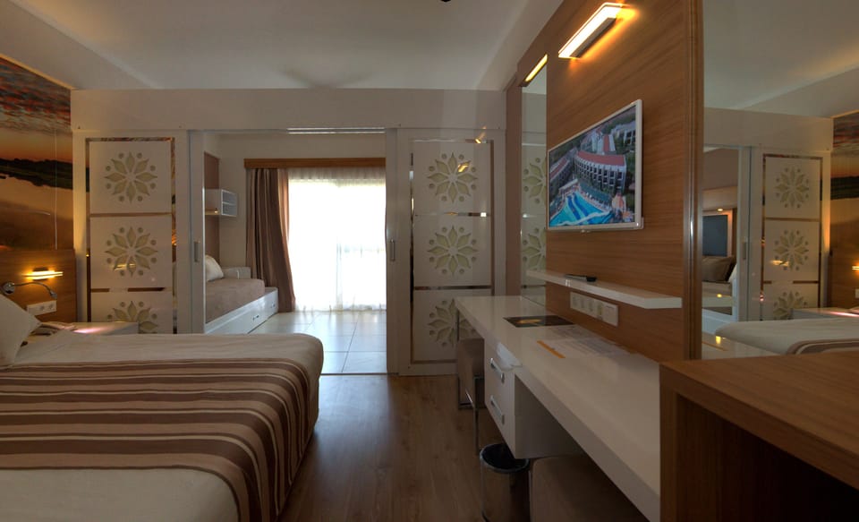 Minibar, in-room safe, desk, soundproofing
