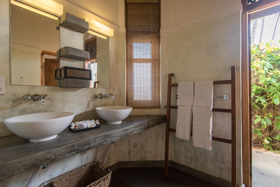 Chalet | Bathroom | Shower, free toiletries, hair dryer, bathrobes