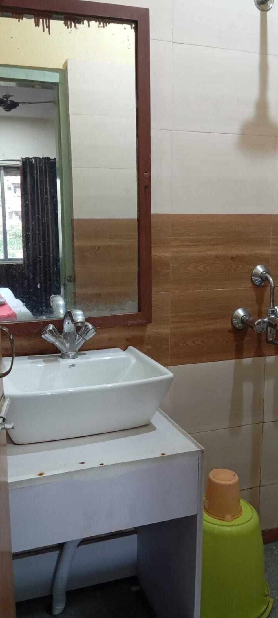Basic Double Room | Bathroom
