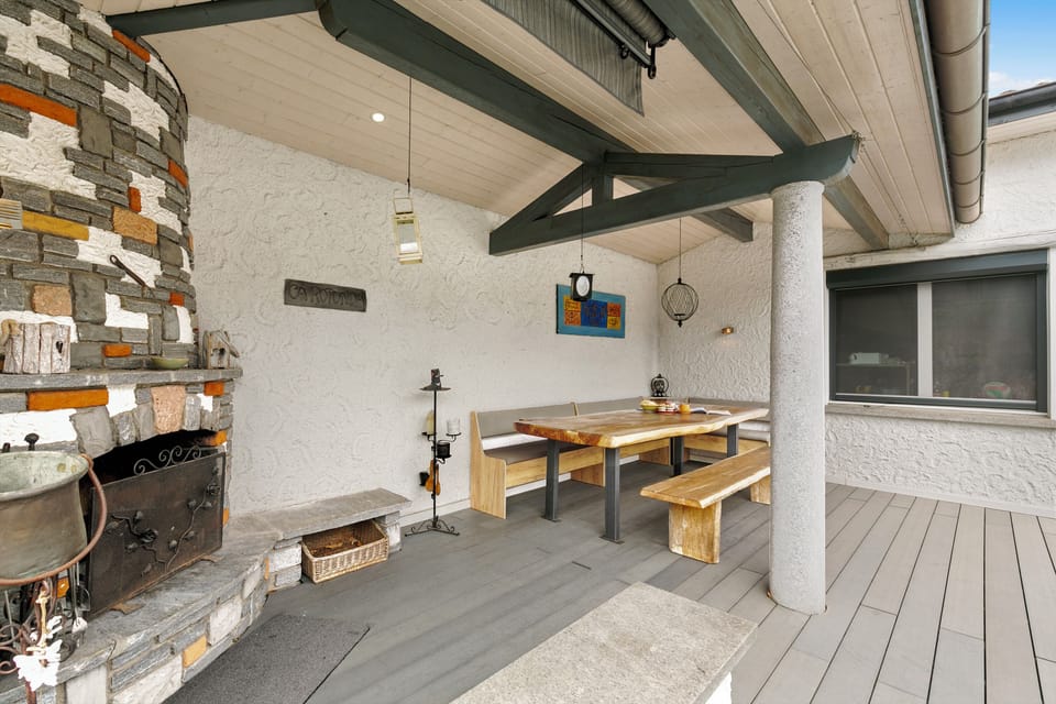 Standard Villa, 3 Bedrooms, 2 Bathrooms (La Rotonda Villa with Pool and) | Outdoor dining
