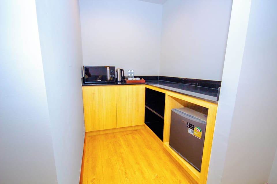 Deluxe Double Room, Balcony, City View | Desk, laptop workspace, soundproofing, free cribs/infant beds