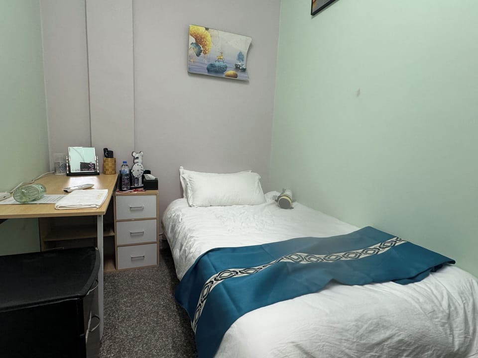 Business Single Room | Bathroom | Bathrobes, slippers