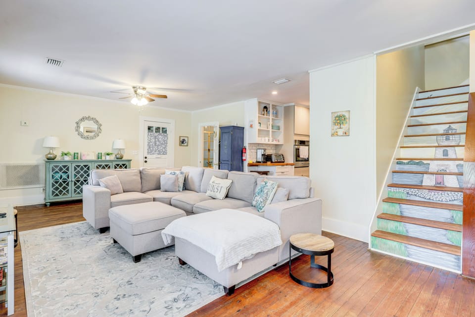 House (4 Bedrooms) | Front of property