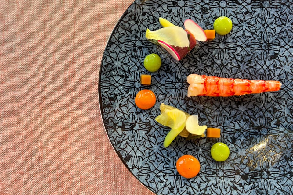 3 restaurants; breakfast, lunch, and dinner served