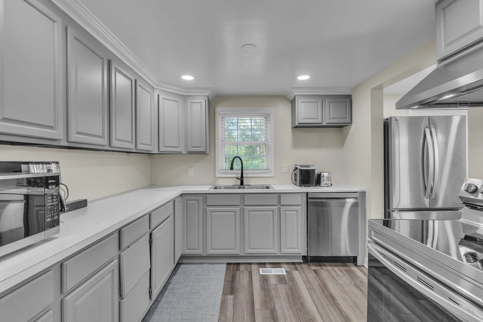 House, 4 Bedrooms | Private kitchen | Coffee/tea maker, fridge, oven