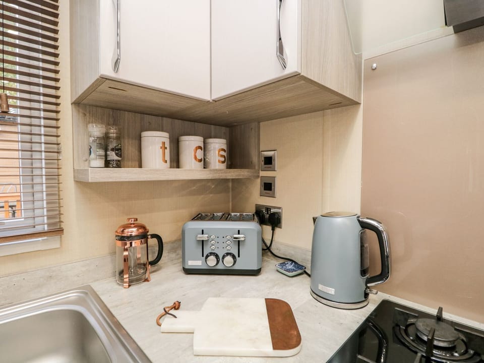 Dishwasher, cookware/dishes/utensils