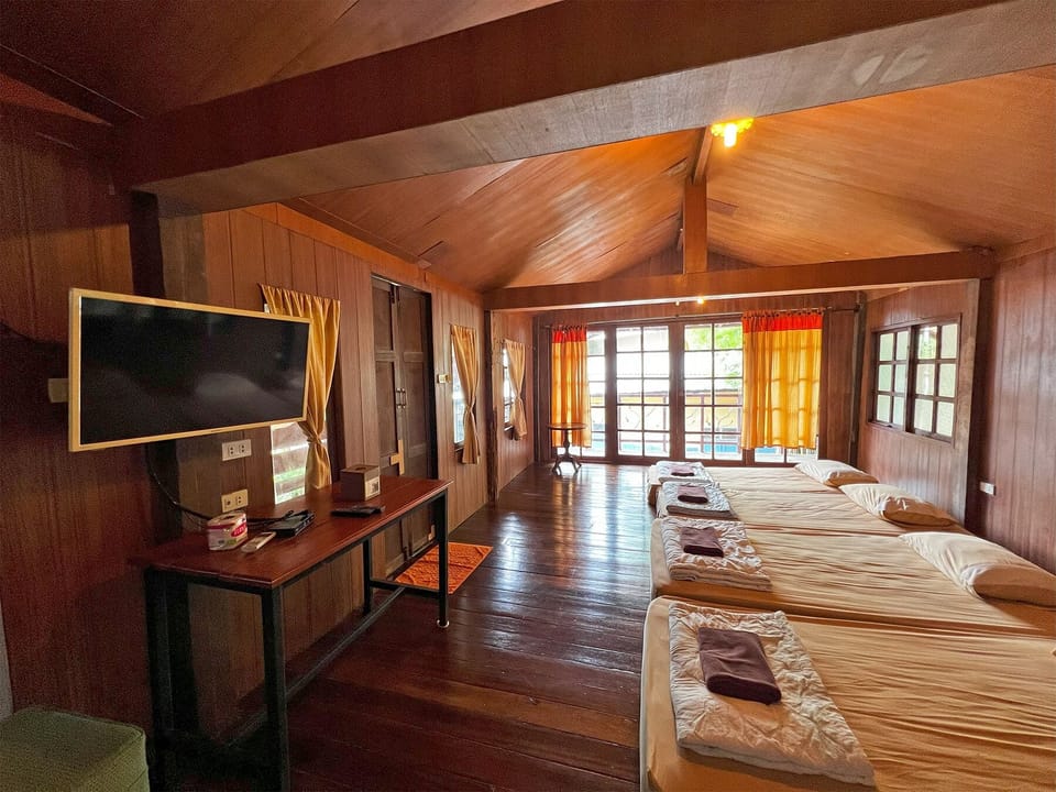 Family Cottage 10 people | Desk, free WiFi, bed sheets