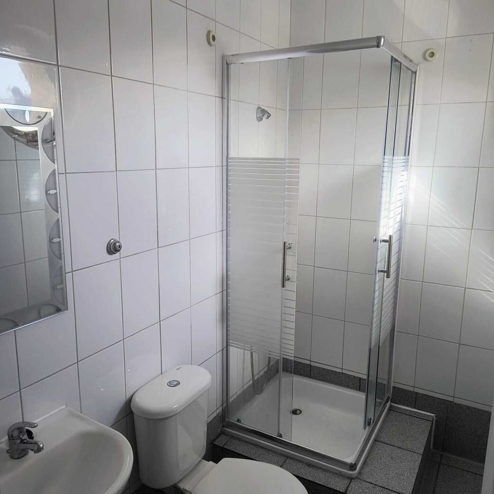 Family Quadruple Room | Bathroom