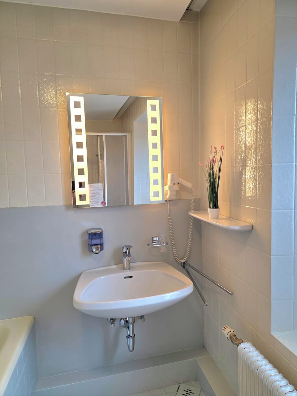Standard Triple Room | Bathroom | Hair dryer, slippers, towels, soap