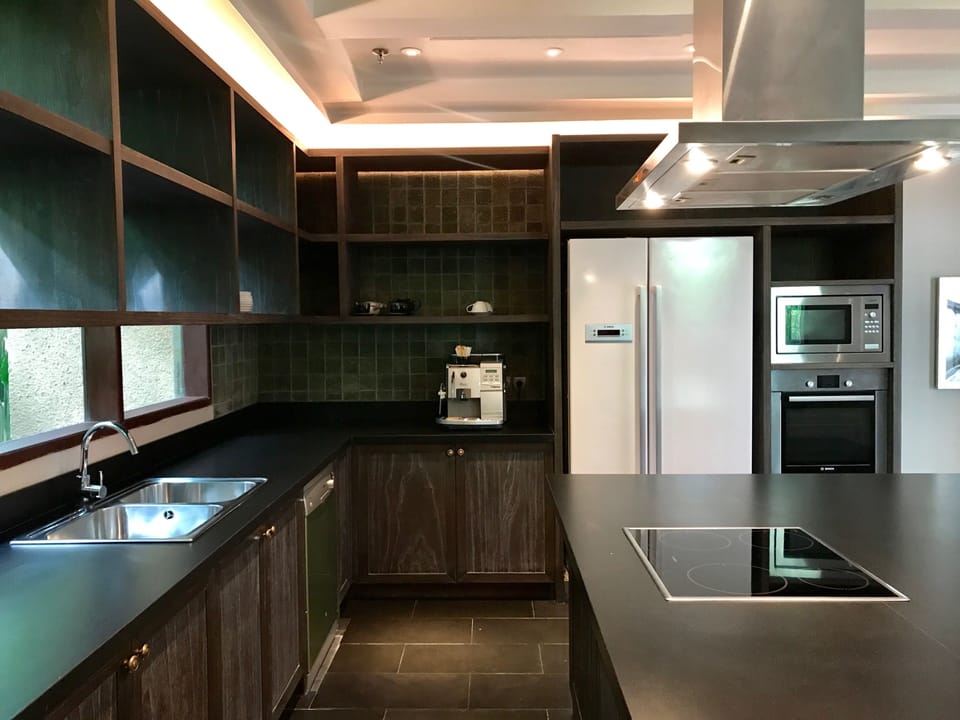 Coffee/tea maker, electric kettle, highchair