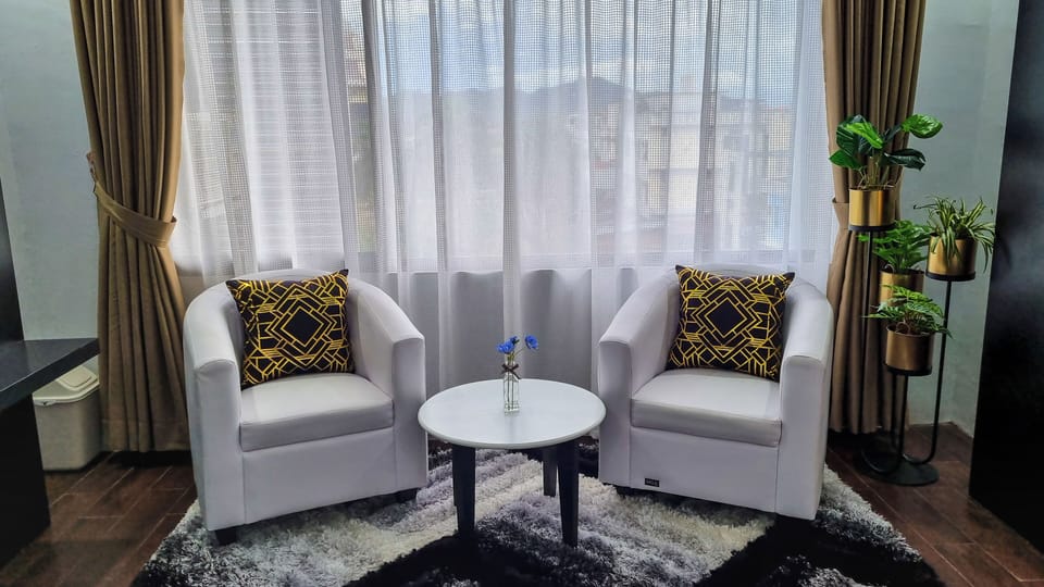 Signature Twin Room | Desk, WiFi (free)