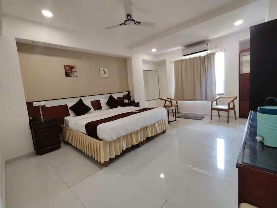 Deluxe Double Room | Laptop workspace, WiFi (free)