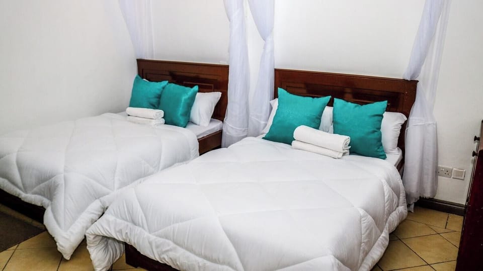 Standard Twin Room, City View | Free WiFi, bed sheets