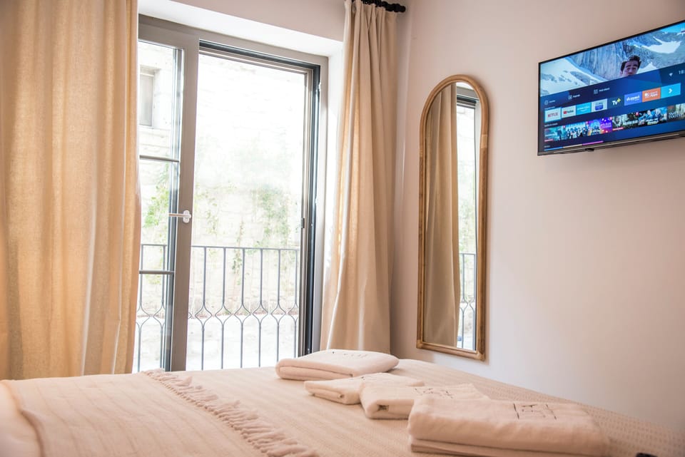 Deluxe Double Room, Courtyard View | Free WiFi
