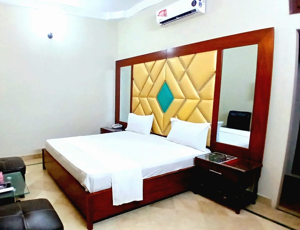 Deluxe Double Room | Premium bedding, desk, soundproofing, iron/ironing board