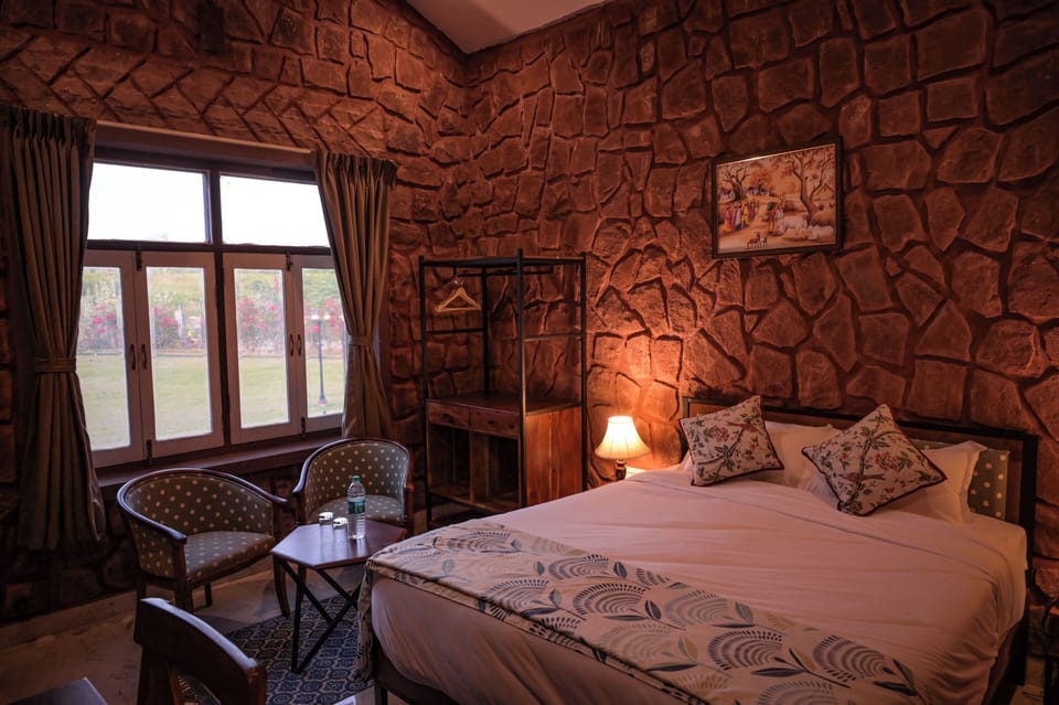 Deluxe Double or Twin Room, Balcony | Desk, laptop workspace, blackout drapes, WiFi (free)