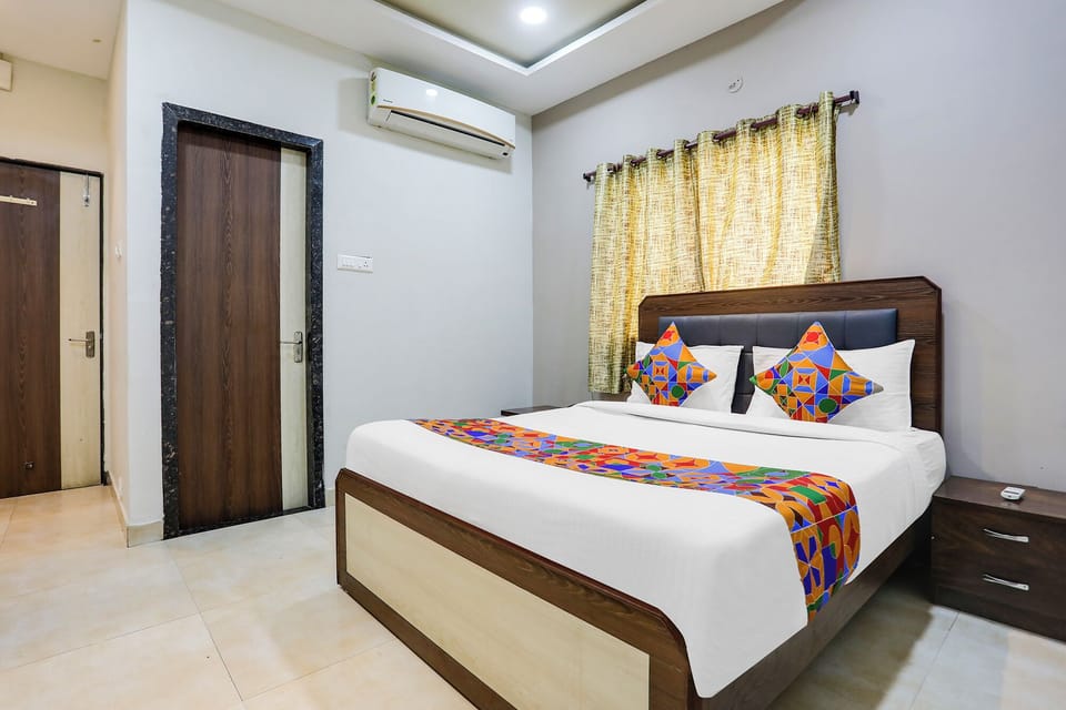 Economy Double Room | In-room safe, soundproofing, iron/ironing board (on request)