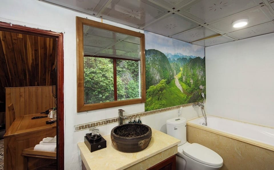 Executive Villa | Minibar, in-room safe, desk, soundproofing