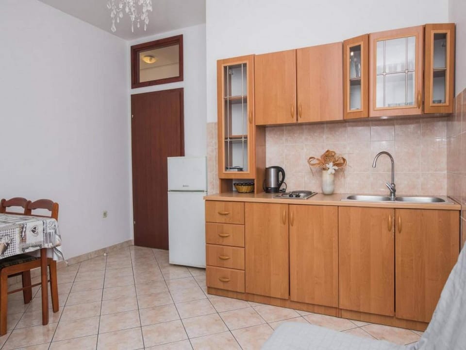 Apartment | Private kitchen | Cookware/dishes/utensils