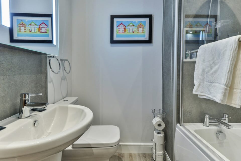 Apartment Near Filey's Sandy Beach, No Deposit Apartment in Filey