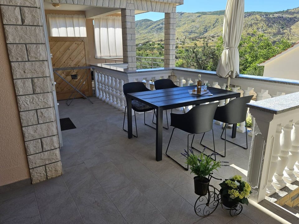 Apartment | Balcony