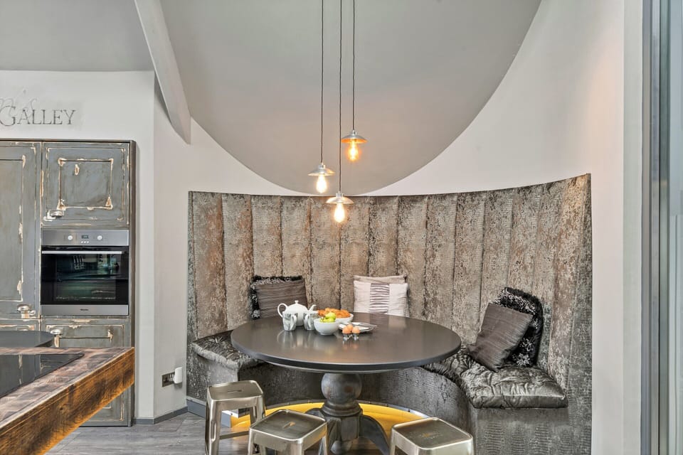 House | Dining