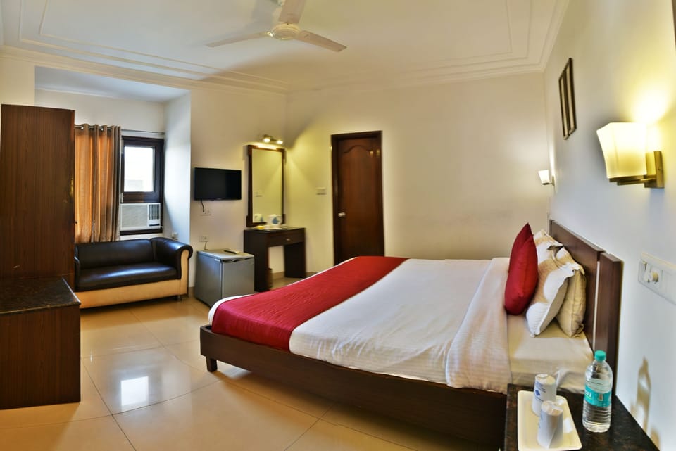 Superior Twin Room, 1 Double Bed | Iron/ironing board, free WiFi, bed sheets