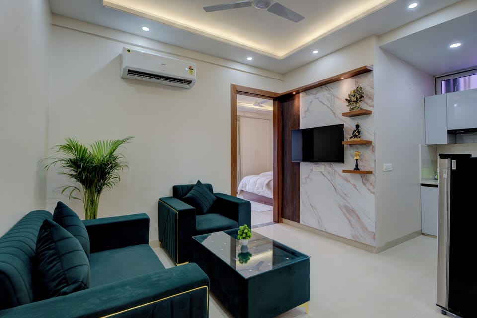 Luxury Apartment, Balcony, City View | Blackout drapes, soundproofing, iron/ironing board, free WiFi