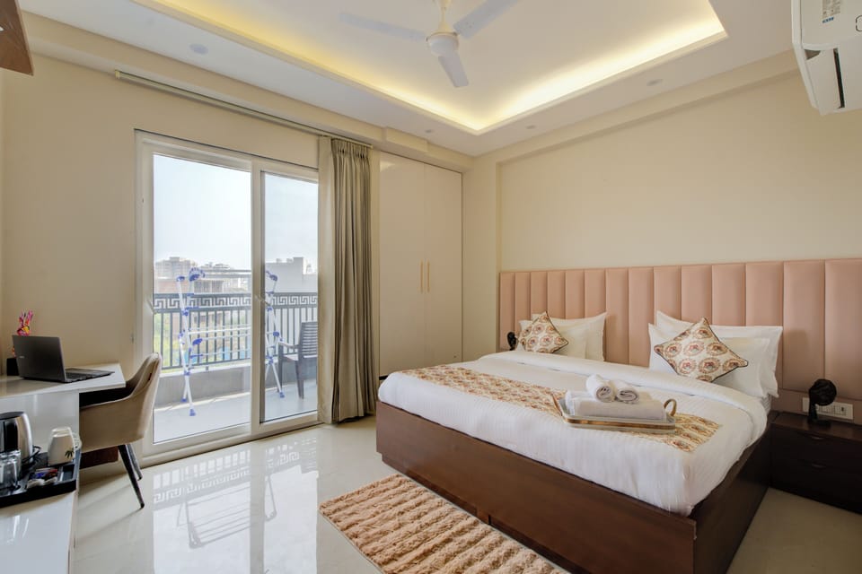 Luxury Apartment, Balcony, City View | Blackout drapes, soundproofing, iron/ironing board, free WiFi