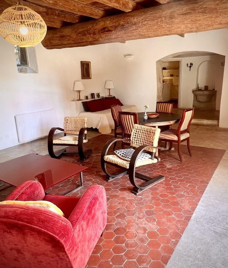 Comfort Apartment, Ensuite, Courtyard View | Premium bedding, travel crib, free WiFi