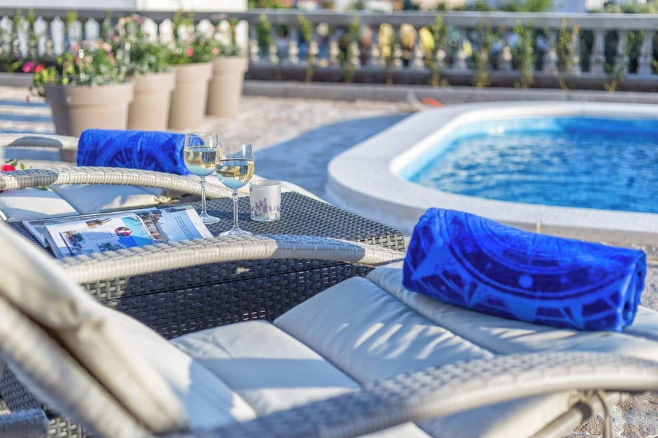 Apartment | Pool | Outdoor pool