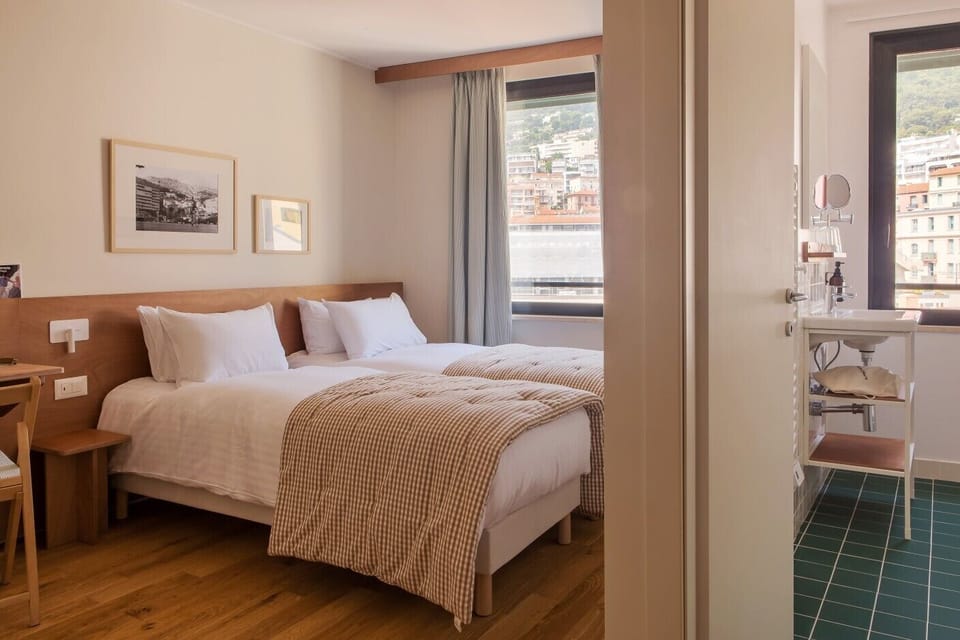 Family Triple Room | Desk, blackout drapes, soundproofing, free cribs/infant beds