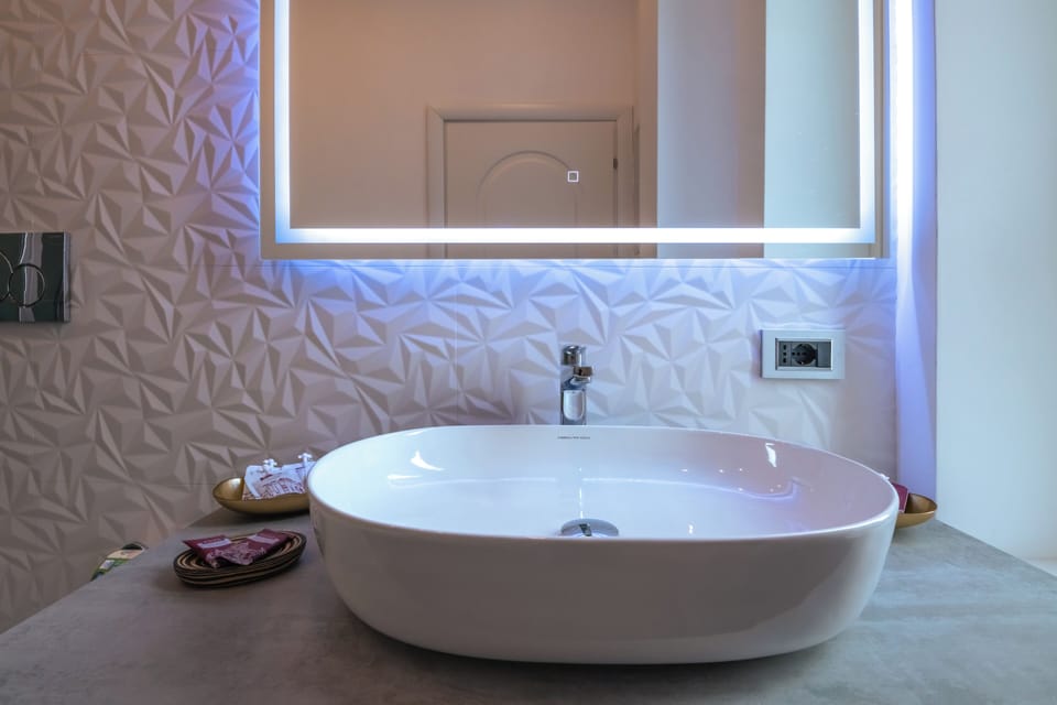 Comfort Double Room | Bathroom | Shower, hair dryer, bathrobes, slippers