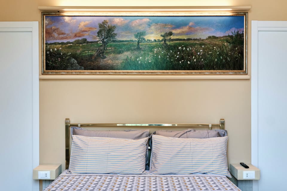 Deluxe Room, 1 Bedroom, Non Smoking | Premium bedding, individually decorated, individually furnished