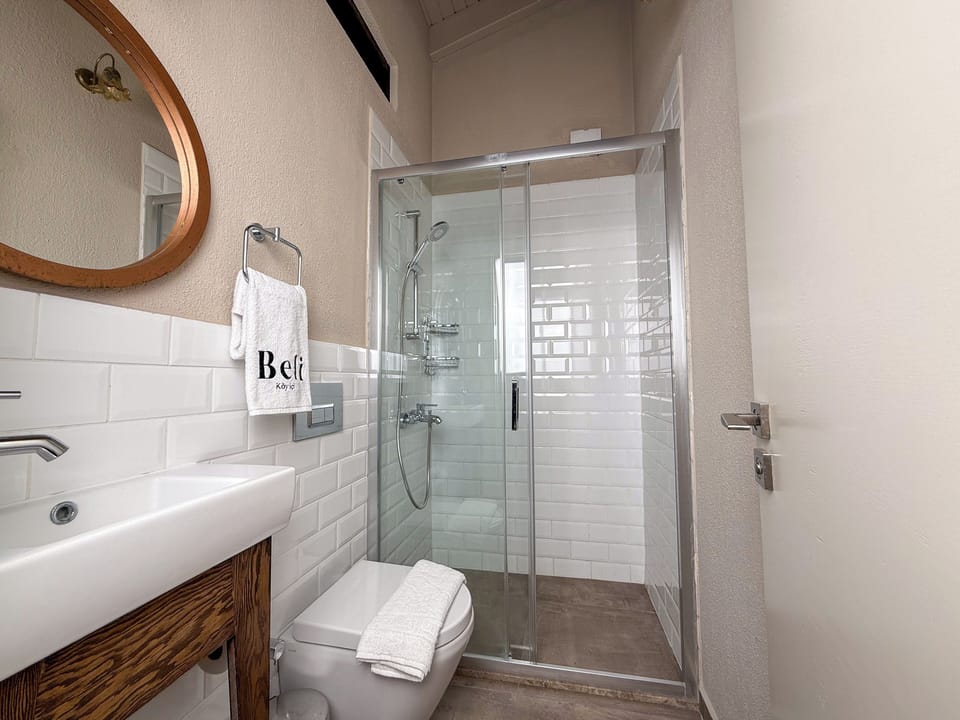 Deluxe Double Room, Balcony | Free WiFi